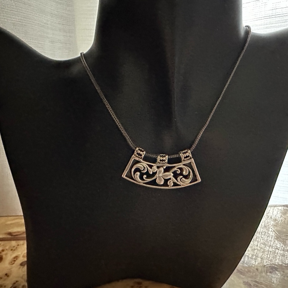 Vintage Retired Silpada Sterling Silver Scroll Slide Pendant Necklace *